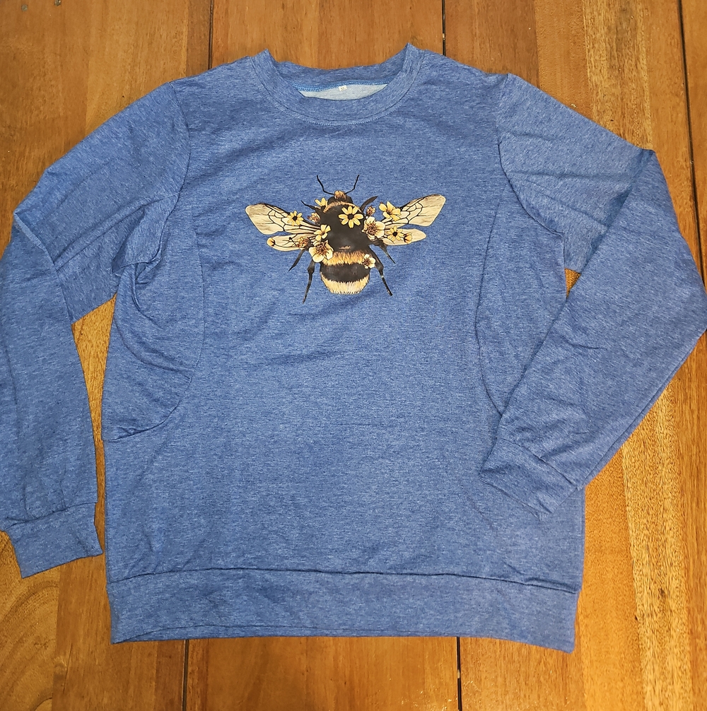 Blue Crewneck with Bee Graphic Long Sleeve Pull Over Top